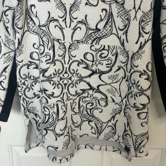 Tonia Debellis Black and White Tunic Small - Picture 5 of 10